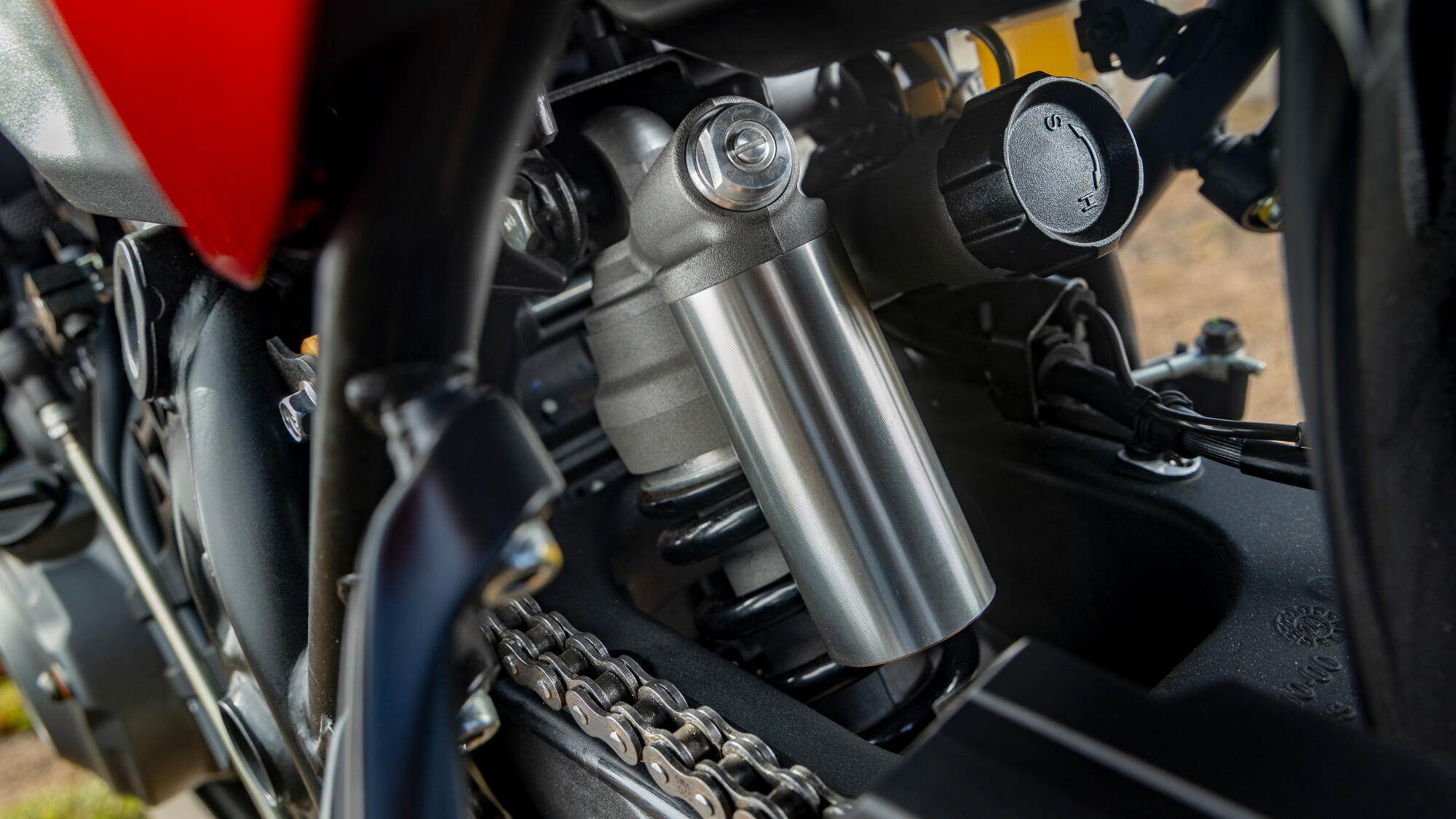 Задня підвіска KYB високої специфікації 